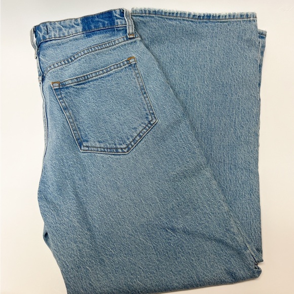 Abercrombie & Fitch 90’s Relaxed High Rise Curve Love Light Wash Denim Jeans - Picture 3 of 4